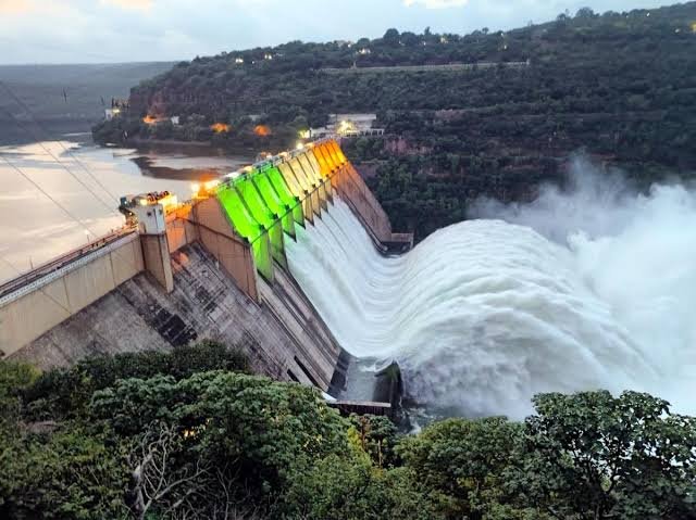 ಕೃಷ್ಣಾ ನದಿಯ ಶ್ರೀಶೈಲಂ ಜಲವಿದ್ಯುತ್ ಯೋಜನೆ