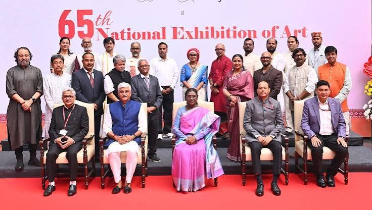 ರಾಷ್ಟ್ರಪತಿ ದ್ರೌಪದಿ ಮುರ್ಮೂ ಅವರಿಂದ 65ನೇ ರಾಷ್ಟ್ರೀಯ ಕಲಾ ಪ್ರದರ್ಶನ ಪ್ರಶಸ್ತಿಗಳು ಪ್ರದಾನ