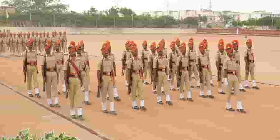 ಕರ್ನಾಟಕ ರಾಜ್ಯ ಪೊಲೀಸ್ ಕಾನಸ್ಟೆಬಲ್ (KSISF) (ಪುರುಷ ಮತ್ತು ಮಹಿಳೆ)  ಮತ್ತು ವಿಶೇಷ ರಿಸರ್ವ್ ಪೊಲೀಸ್ ಕಾನಸ್ಟೆಬಲ್ ನ ಹುದ್ದೆಗಳ ಪರೀಕ್ಷಾ ದಿನಾಂಕ ಪ್ರಕಟ