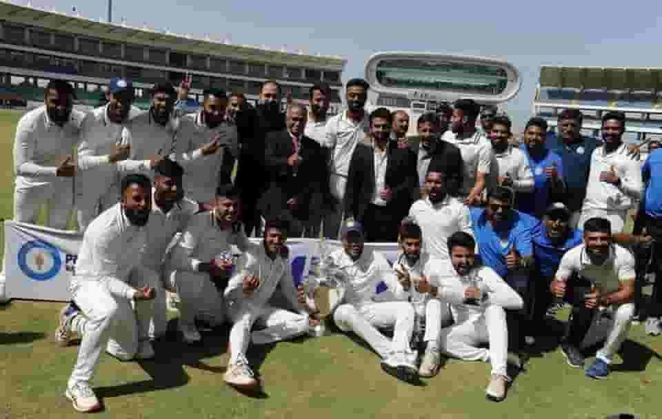 ಈ ವರ್ಷದ ರಣಜಿ ಟ್ರೋಫಿ ತನ್ನದಾಗಿಸಿಕೊಂಡ ಸೌರಾಷ್ಟ್ರ