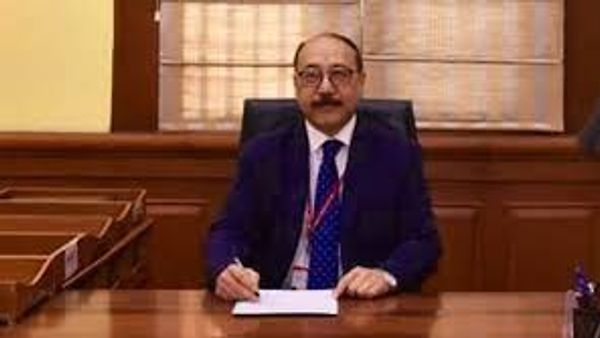 ಹರ್ಷ ವರ್ಧನ್ ಶೃಂಗಿಲಾ ಅವರು  ವಿದೇಶಾಂಗ ಕಾರ್ಯದರ್ಶಿಯಾಗಿ ಅಧಿಕಾರ ಸ್ವೀಕಾರ