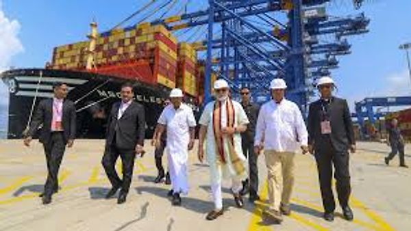 ವಿಝಿಂಜಂ ಅಂತಾರಾಷ್ಟ್ರೀಯ ಬಂದರು ಉದ್ಘಾಟಿಸಿದ ಮೋದಿ: ನವಯುಗದ ಅಭಿವೃದ್ಧಿಗೆ ನಾಂದಿ