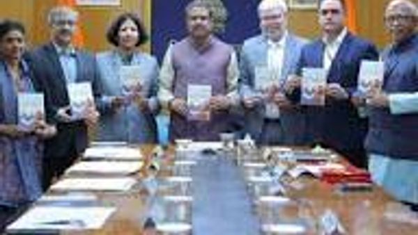 ಪ್ರಧಾನಿ ಮೋದಿಯವರ ಕೆಂಪುಕೋಟೆ ಭಾಷಣಗಳ ಉರ್ದು ಸಂಕಲನ ‘ಖುತ್ಬಾತ್-ಎ-ಮೋದಿ’ ಬಿಡುಗಡೆ!