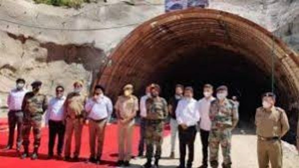 ಚಾರ್ ಧಾಮ್ ಹೆದ್ದಾರಿ ಅಭಿವೃದ್ಧಿ ಯೋಜನೆ: ಚಂಬಾ ಸುರಂಗ ಉದ್ಘಾಟನೆ