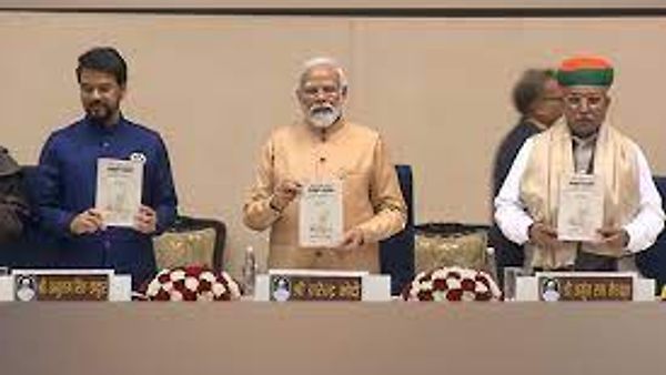 ಮೋಹನ್ ಮಾಳವೀಯ ಅವರ ಸಂಗ್ರಹಿತ ಕೃತಿಗಳನ್ನು ಪ್ರಧಾನಿ ಮೋದಿ ಅವರಿಂದ ಬಿಡುಗಡೆ