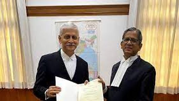 ಭಾರತದ 49 ನೇ ಮುಖ್ಯ ನ್ಯಾಯಮೂರ್ತಿಯಾಗಿ (ಸಿಜೆಐ) ನ್ಯಾಯಮೂರ್ತಿ ಲಲಿತ್ ನೇಮಕ