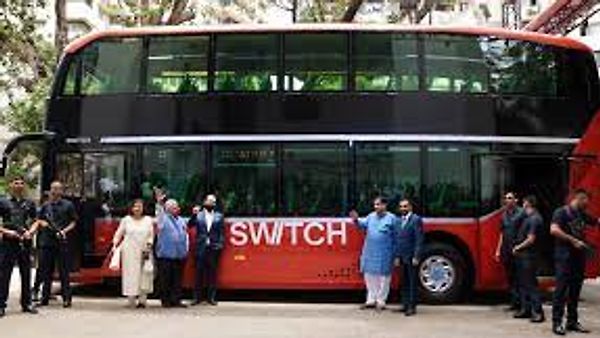 ಅಶೋಕ್ ಲೇಲ್ಯಾಂಡ್ ಅಭಿವೃದ್ಧಿಪಡಿಸಿದ ಭಾರತದ ಮೊದಲ ಎಲೆಕ್ಟ್ರಿಕ್ ಡಬಲ್ ಡೆಕ್ಕರ್ ಬಸ್ 'ಸ್ವಿಚ್ EiV 22'