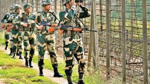 ಭಾರತದ ರಕ್ಷಣಾ ಪಡೆಯಾದ ಗಡಿ ಭದ್ರತಾ ಪಡೆ(BSF) ಯಲ್ಲಿ ಖಾಲಿ ಇರುವ ವಿವಿಧ ಹುದ್ದೆಗಳ ನೇಮಕಾತಿ | ಕೂಡಲೇ ಅರ್ಜಿ ಸಲ್ಲಿಸಿ