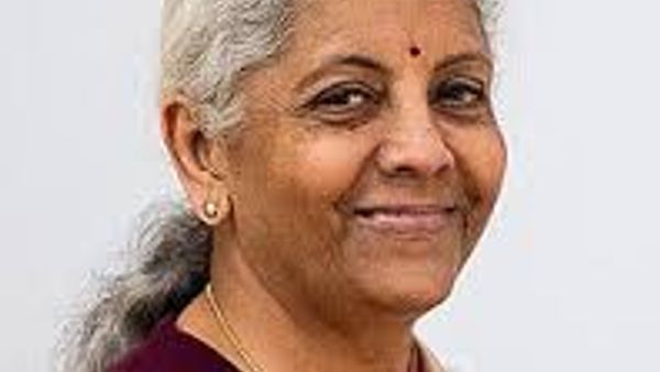 ಉಡುಪಿ ಮಠದಿಂದ ನಿರ್ಮಲಾ ಸೀತಾರಾಮನ್ ಅವರಿಗೆ ‘ಭಾರತ ಲಕ್ಷ್ಮಿ’ ಗೌರವ ಪ್ರದಾನ