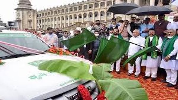 ರಾಜ್ಯ ಸರ್ಕಾರದ ಕೃಷಿಸಂಜೀವಿನಿ ವಾಹನಗಳಿಗೆ ಸಿಎಂ ಬಿಎಸ್ ವೈ ಚಾಲನೆ