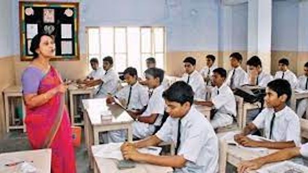 ರಾಜ್ಯದ ಸರ್ಕಾರದಿಂದ ಶೀಘ್ರದಲ್ಲೇ 4000 ಅತಿಥಿ ಶಿಕ್ಷಕರ(Guest Teachers) ನೇಮಕಾತಿ | ಈ ಕುರಿತ ಪ್ರಮುಖ ಮಾಹಿತಿ ಪ್ರಟಕ
