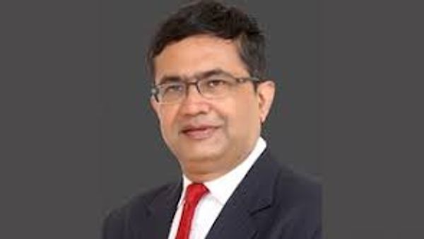 ಆಶಿಶ್ ಕುಮಾರ್ ಚೌಹಾಣ್ : ಹೊಸ NSE ಮುಖ್ಯಸ್ಥ