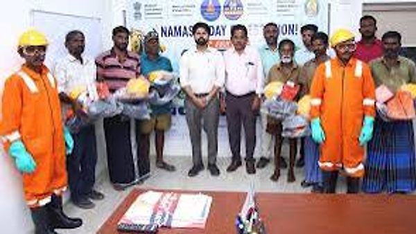 ನಮಸ್ತೆ ಯೋಜನೆ (NAMASTE Scheme): ನೈರ್ಮಲ್ಯ ಕಾರ್ಮಿಕರಿಗೆ ಸುರಕ್ಷತಾ ಸಲಕರಣೆಗಳ ವಿತರಣೆ