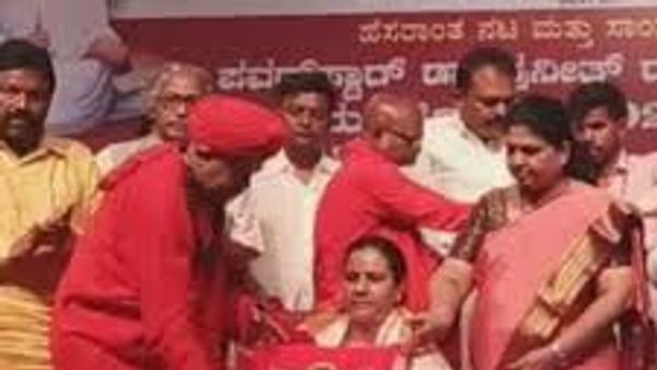 ಪುನೀತ್ ರಾಜ್‍ಕುಮಾರ್‌ಗೆ ಮರಣೋತ್ತರ ಬಸವಶ್ರೀ ಪ್ರಶಸ್ತಿ ಪ್ರದಾನ