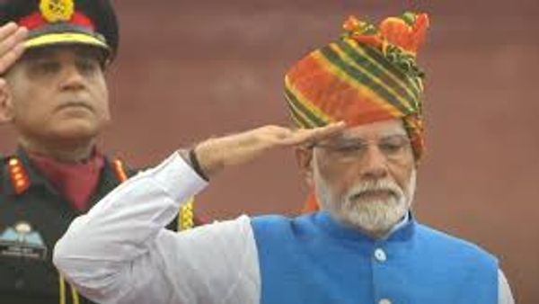 ಸತತ 11 ನೇ ಬಾರಿಗೆ ಧ್ವಜಾರೋಹಣ ನೆರವೇರಿಸಿದ ಪ್ರಧಾನಿ ಮೋದಿ