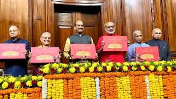 ಸುಧಾ ಮೂರ್ತಿ ಅವರ ಹೊಸ ಪುಸ್ತಕ ‘ಟೈಡ್ಸ್ ಆಫ್ ಟೈಮ್’ ಬಿಡುಗಡೆ