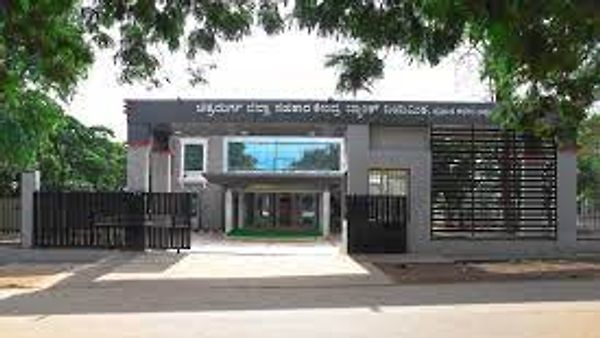 ಚಿತ್ರದುರ್ಗ ಜಿಲ್ಲಾ ಕೇಂದ್ರ ಸಹಕಾರಿ ಬ್ಯಾಂಕ್ ಇಲ್ಲಿ ಖಾಲಿ ಇರುವ ವಿವಿಧ ಹುದ್ದೆಗಳ ನೇರ ನೇಮಕಾತಿಗಾಗಿ ಅರ್ಜಿ ಆಹ್ವಾನ | ಕೂಡಲೇ ಅರ್ಜಿ ಸಲ್ಲಿಸಿ