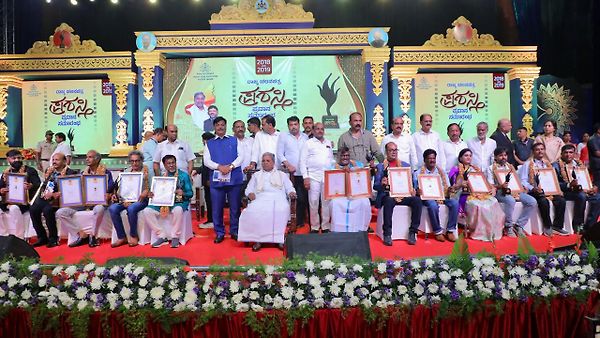 ರಿಷಬ್ ಶೆಟ್ಟಿ ಅವರಿಗೆ ರಾಜ್ಯ ಚಲನಚಿತ್ರ ಪ್ರಶಸ್ತಿ ಪ್ರದಾನ – ಕನ್ನಡ ಸಿನಿರಂಗಕ್ಕೆ ಮತ್ತೊಂದು ಕಿರೀಟ