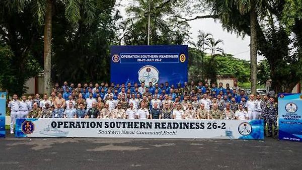 ಆಪರೇಷನ್ ಸೌದರ್ನ್ ರೆಡಿನೆಸ್ 26-2: ಕೊಚ್ಚಿಯ ದಕ್ಷಿಣ ನೌಕಾಪಡೆ ಕಮಾಂಡ್‌ನಲ್ಲಿ ಬಹುವಿಷಯ ನೌಕಾ ಸಮರಭ್ಯಾಸ ಪ್ರಾರಂಭ