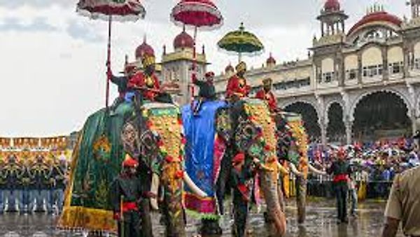 ಈ ಬಾರಿ ದಸರಾ 11 ದಿನ ಆಚರಣೆ, 400 ವರ್ಷಗಳಲ್ಲಿ ಇದೇ ಮೊದಲು