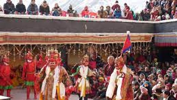 ಲಡಾಖ್‍ನ ವಾರ್ಷಿಕ ಸ್ಪಿಟುಕ್ ಗಸ್ಟರ್ ಹಬ್ಬಕ್ಕೆ  ಚಾಲನೆ