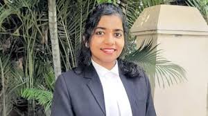 ಹೈಕೋರ್ಟ್ ನಲ್ಲಿ ಇತಿಹಾಸ ಸೃಷ್ಟಿಸಿದ ಶ್ರವಣದೋಷವುಳ್ಳ ವಕೀಲೆ ಸಾರಾ ಸನ್ನಿ
