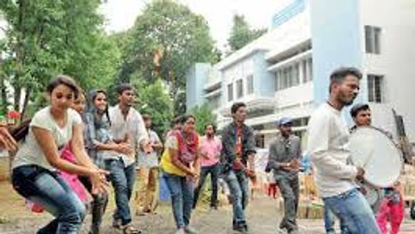 ರಾಷ್ಟ್ರೀಯ ನಾಟಕ ಶಾಲೆ ಬೆಂಗಳೂರು ಕೇಂದ್ರದಲ್ಲಿ ಖಾಲಿ ಇರುವ ಕೇಂದ್ರ ನಿರ್ದೇಶಕ ಹುದ್ದೆಗೆ ಅರ್ಹರಿಂದ ಅರ್ಜಿ ಆಹ್ವಾನಿಸಲಾಗಿದೆ
