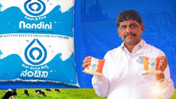 ಕರಗಬಲ್ಲ ಪೊಟ್ಟಣದಲ್ಲಿ ನಂದಿನಿ ಹಾಲು ಪ್ಯಾಕಿಂಗ್