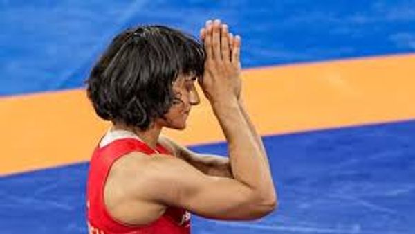 ಪ್ಯಾರಿಸ್ ಒಲಿಂಪಿಕ್ಸ್ 2024 : ಅಧಿಕ ತೂಕದಿಂದಾಗಿ ಫೈನಲ್ ನಿಂದ ಅನರ್ಹಗೊಂಡ ಕುಸ್ತಿಪಟು ವಿನೇಶ್ ಫೋಗಟ್