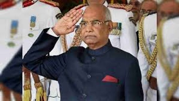 71ನೇ ಗಣರಾಜ್ಯೋತ್ಸವದ ಹಿನ್ನಲೆ; ರಾಜ್ ಪಥ್ ನಲ್ಲಿ ಧ್ವಜಾರೋಹಣ ನೇರವೇರಿಸಿದ ರಾಷ್ಟ್ರಪತಿ