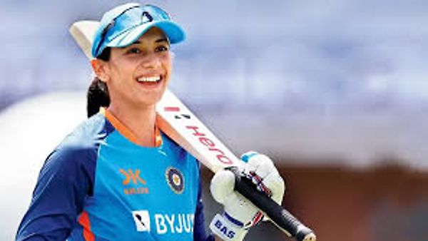 ಸ್ಮೃತಿ ಮಂಧಾನಗೆ ICC ವರ್ಷದ ಮಹಿಳಾ ಏಕದಿನ ಕ್ರಿಕೆಟ್ ಆಟಗಾರ್ತಿ ಪ್ರಶಸ್ತಿ
