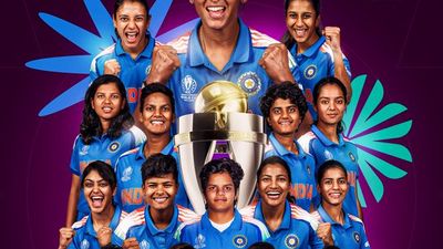 ಇತಿಹಾಸ ನಿರ್ಮಿಸಿದ ಭಾರತೀಯ ಮಹಿಳೆಯರು : 2025ರ ಮಹಿಳಾ ಏಕದಿನ ಕ್ರಿಕೆಟ್ ವಿಶ್ವ ಕಪ್ ಕಿರೀಟ ಭಾರತಕ್ಕೆ