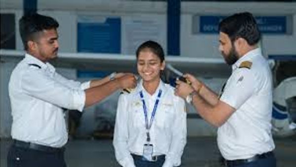 ಭಾರತದ ಅತ್ಯಂತ ಕಿರಿಯ ಪೈಲೆಟ್‌ ಎಂಬ ಬಿರುದು ಪಡೆದ ಕರ್ನಾಟಕದ ಸಮೈರಾ ಹುಲ್ಲೂರ್‌