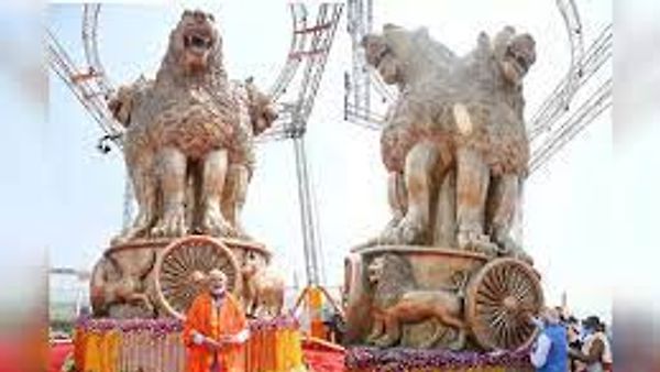ನೂತನ ಸಂಸತ್‌ ಭವನದ ಮೇಲೆ ರಾಷ್ಟೀಯ ಲಾಂಛನ ಅನಾವರಣ