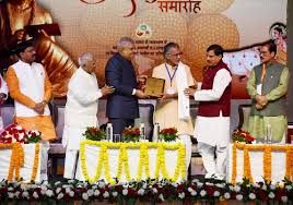 ಮೈಸೂರಿನ ವರ್ಣಚಿತ್ರಕಾರ ರಘುಪತಿ ಭಟ್ಟರಿಗೆ 'ಕಾಳಿದಾಸ ಸಮ್ಮಾನ್' ಪ್ರಧಾನ