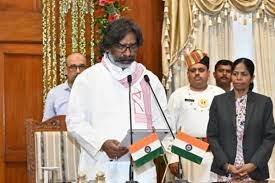 ಜಾರ್ಖಂಡ್ ನ 13ನೇ ನೂತನ ಮುಖ್ಯಮಂತ್ರಿಯಾಗಿ ಹೇಮಂತ್​ ಸೊರೆನ್​ ಪ್ರಮಾಣ ವಚನ ಸ್ವೀಕಾರ