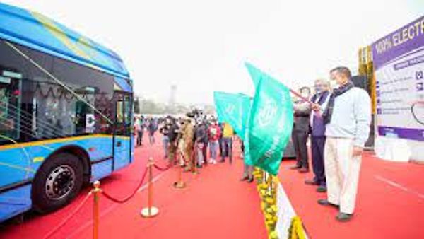 ದೆಹಲಿ ಸಾರಿಗೆ ನಿಗಮದಲ್ಲಿ(DTC)ಮೊದಲ ಎಲೆಕ್ಟ್ರಿಕ್ ಬಸ್ ಸೇವೆ ಆರಂಭ