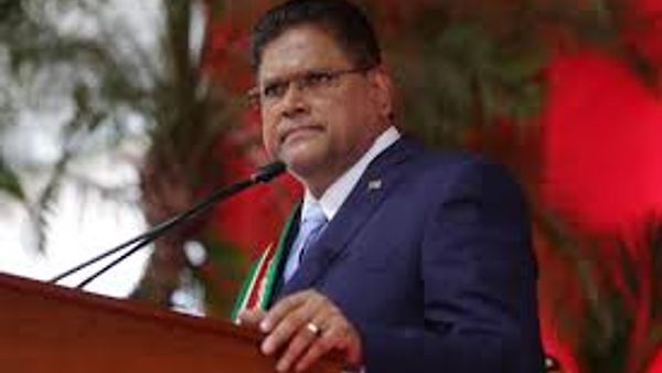 ಈ ಬಾರಿ ಗಣರಾಜ್ಯೋತ್ಸವಕ್ಕೆ ಅತಿಥಿಯಾಗಿ ಸುರಿನಾಮ್‌ ರಿಪಬ್ಲಿಕ್‌ನ ಅಧ್ಯಕ್ಷರ ಆಗಮನ