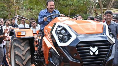 ಸುಸ್ಥಿರ ಕೃಷಿಯತ್ತ ಭಾರತ: ಬೆಂಗಳೂರಿನಲ್ಲಿ ದೇಶದ ಮೊದಲ ಎಲೆಕ್ಟ್ರಿಕ್ ಟ್ರಾಕ್ಟರ್ ಮೇಳ