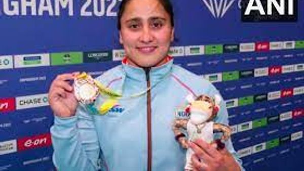 ಕಾಮನ್‌ವೆಲ್ತ್ ಗೇಮ್ಸ್ : ಕಂಚಿನ ಪದಕ ಗೆದ್ದ ವೇಟ್‌ ಲಿಪ್ಟರ್ 'ಹರ್ಜಿಂದರ್ ಕೌರ್'