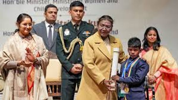 ರಾಷ್ಟ್ರಪತಿ ದ್ರೌಪದಿ ಮರ್ಮು 2025 ರ ಬಾಲ್ ಪ್ರಶಸ್ತಿ ವಿತರಣೆ: 20 ಮಕ್ಕಳಿಗೆ ಗೌರವ