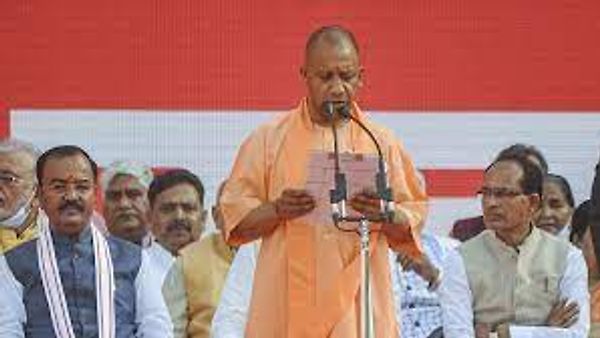 2 ನೇ ಬಾರಿಗೆ ಉತ್ತರ ಪ್ರದೇಶದ ಮುಖ್ಯಮಂತ್ರಿಯಾಗಿ ಯೋಗಿ ಪ್ರಮಾಣ ಸ್ವೀಕಾರ