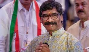 ಇತ್ತೀಚೆಗೆ ಜಾರ್ಖಂಡ್ ಸರ್ಕಾರವು ವೃದ್ಧಾಪ್ಯ ಪಿಂಚಣಿಗಳ ವಯಸ್ಸಿನ ಮಿತಿಯನ್ನು 50 ಕ್ಕೆ ಇಳಿಸಿದೆ