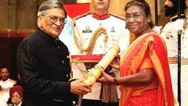 ಎಸ್.ಎಂ ಕೃಷ್ಣ ಸೇರಿದಂತೆ 54 ಸಾಧಕರಿಗೆ 'ಪದ್ಮ' ಪ್ರಶಸ್ತಿ ಪ್ರಧಾನ