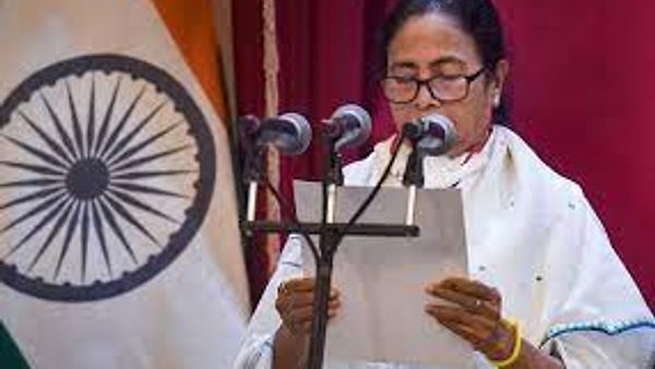 ಪಶ್ಚಿಮ ಬಂಗಾಳದ ಮುಖ್ಯಮಂತ್ರಿಯಾಗಿ ಮಮತಾ ಬ್ಯಾನರ್ಜಿ ಅಧಿಕಾರ ಸ್ವೀಕಾರ