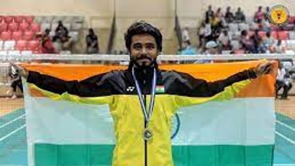 ಭಾರತೀಯ ಅಮನ್‌ ಫರೋಗ್‌ಗೆ ಬ್ಯಾಡ್ಮಿಂಟನ್ ಟೂರ್ನಿಯಲ್ಲಿ ಪ್ರಶಸ್ತಿ