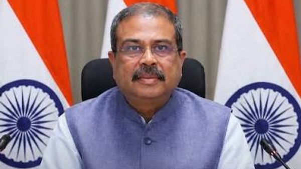 ಎನ್‌ಇಇಟಿ (NEET-UG) ಪ್ರಶ್ನೆಪತ್ರಿಕೆ ಚೋರಿ ವಿವಾದ: ಕೇಂದ್ರ ಶಿಕ್ಷಣ ಸಚಿವ ಧರ್ಮೇಂದ್ರ ಪ್ರಧಾನ್ ರಾಜೀನಾಮೆ!