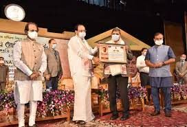 ಲೋಕಪ್ರಿಯ ಗೋಪಿನಾಥ್ ಬೋರ್ಡೊಲಾಯ್ ಪ್ರಶಸ್ತಿ