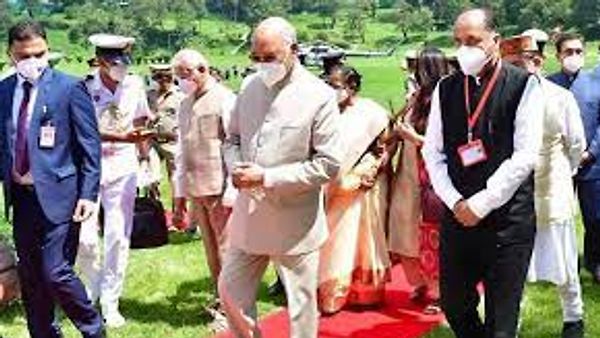 ರಾಷ್ಟ್ರಪತಿ 'ರಾಮನಾಥ್ ಕೋವಿಂದ್' ಹಿಮಾಚಲ ಪ್ರದೇಶದ ಶಿಮ್ಲಾಕ್ಕೆ ಆಗಮನ