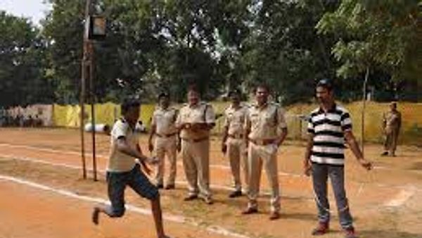 ಪೊಲೀಸ್ ಸಬ್‍ಇನ್ಸ್‍ಪೆಕ್ಟರ್ (ಸಿವಿಲ್) (ಪುರುಷ & ಮಹಿಳಾ) 300 ಹುದ್ದೆಗಳ ನೇಮಕಾತಿಯ ದೈಹಿಕ ಪರೀಕ್ಷೆಗೆ ಪ್ರವೇಶ ಪತ್ರಗಳು ಪ್ರಕಟ